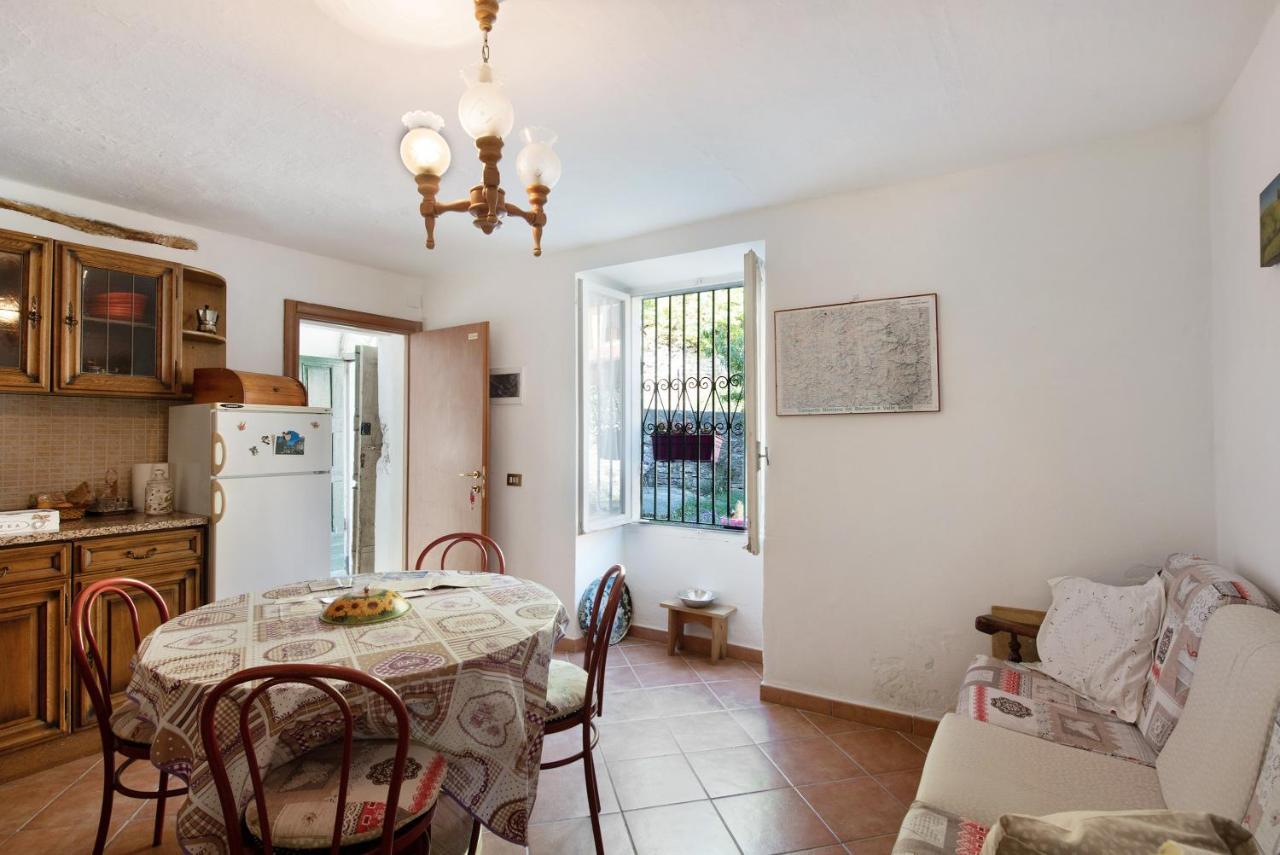 Orizzonte Calmo Lägenhet Borghetto Di Borbera Exteriör bild