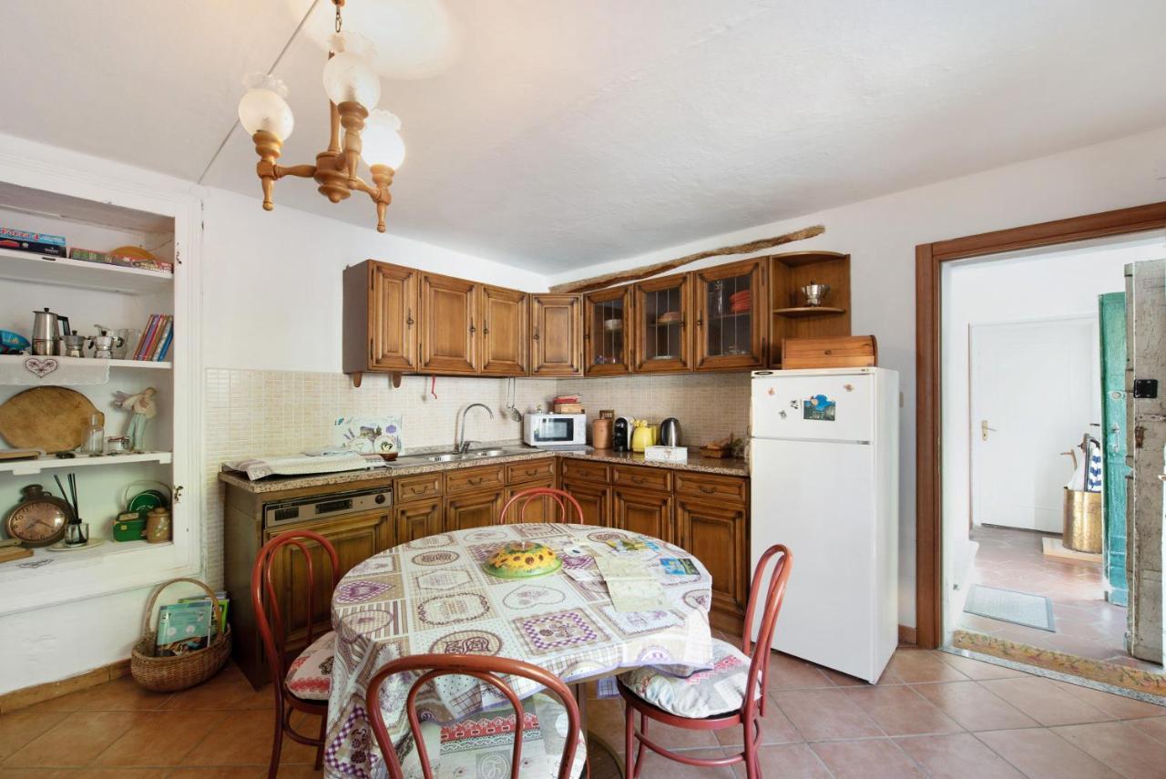 Orizzonte Calmo Lägenhet Borghetto Di Borbera Exteriör bild